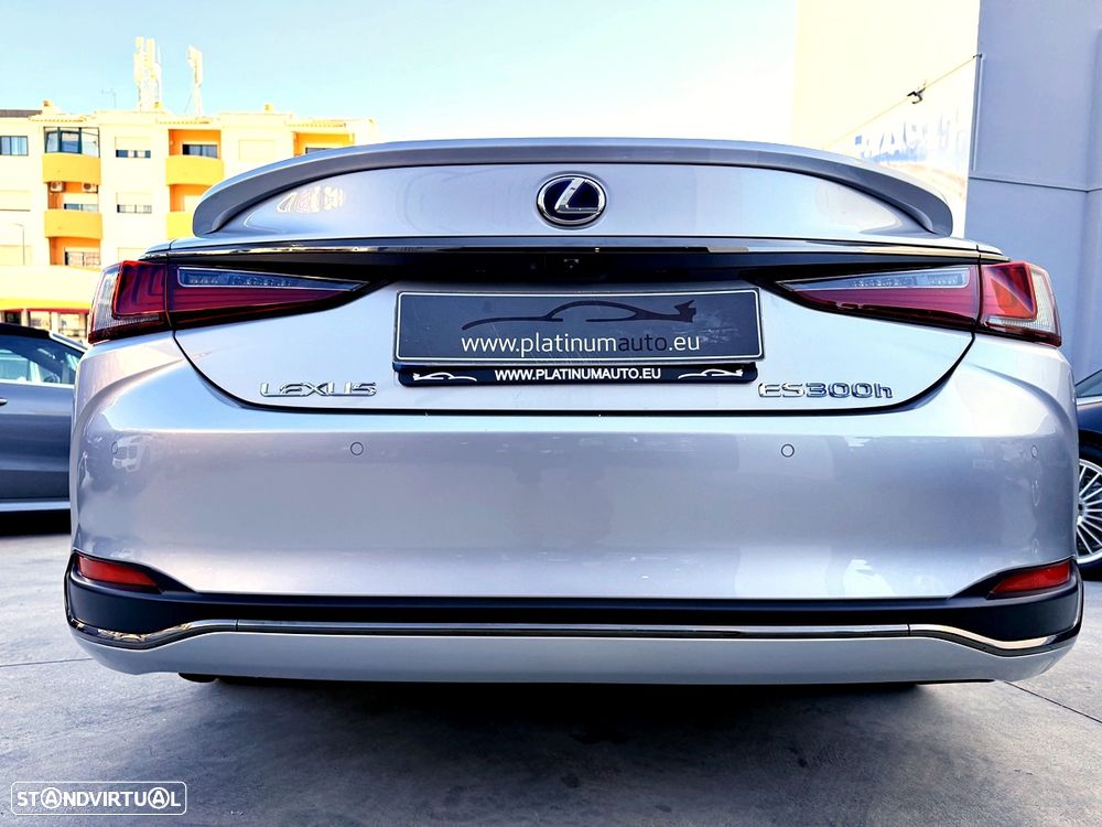 Lexus ES 300h - 57