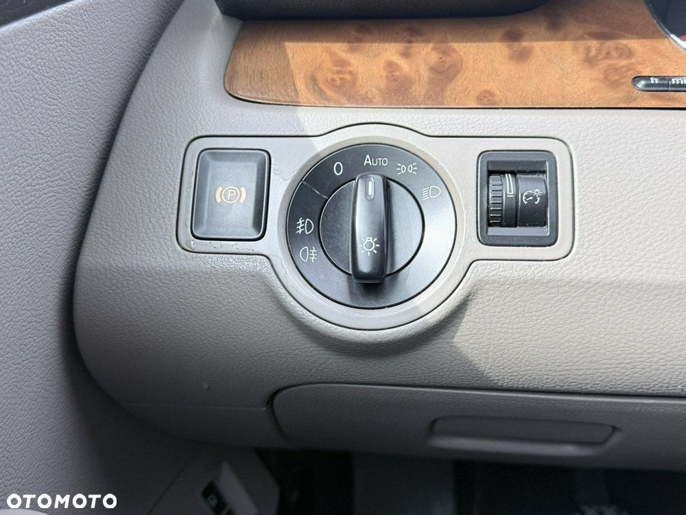 Volkswagen Passat Variant 1.8 TSI Highline - 24