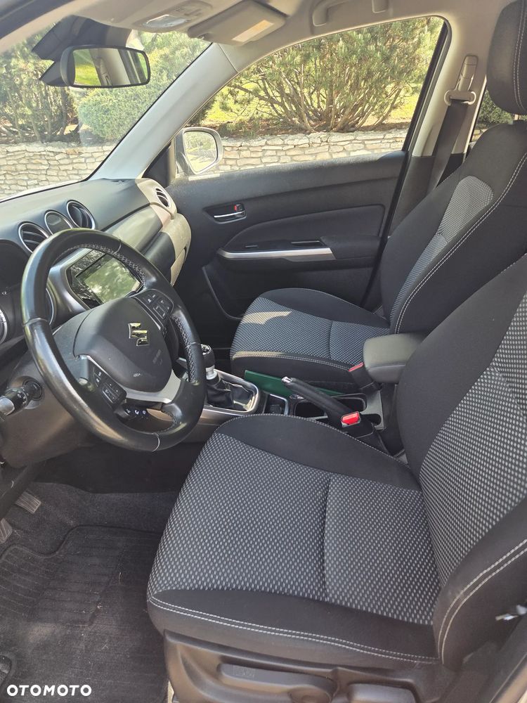 Suzuki Vitara 1.4 Boosterjet Hybrid Comfort - 24