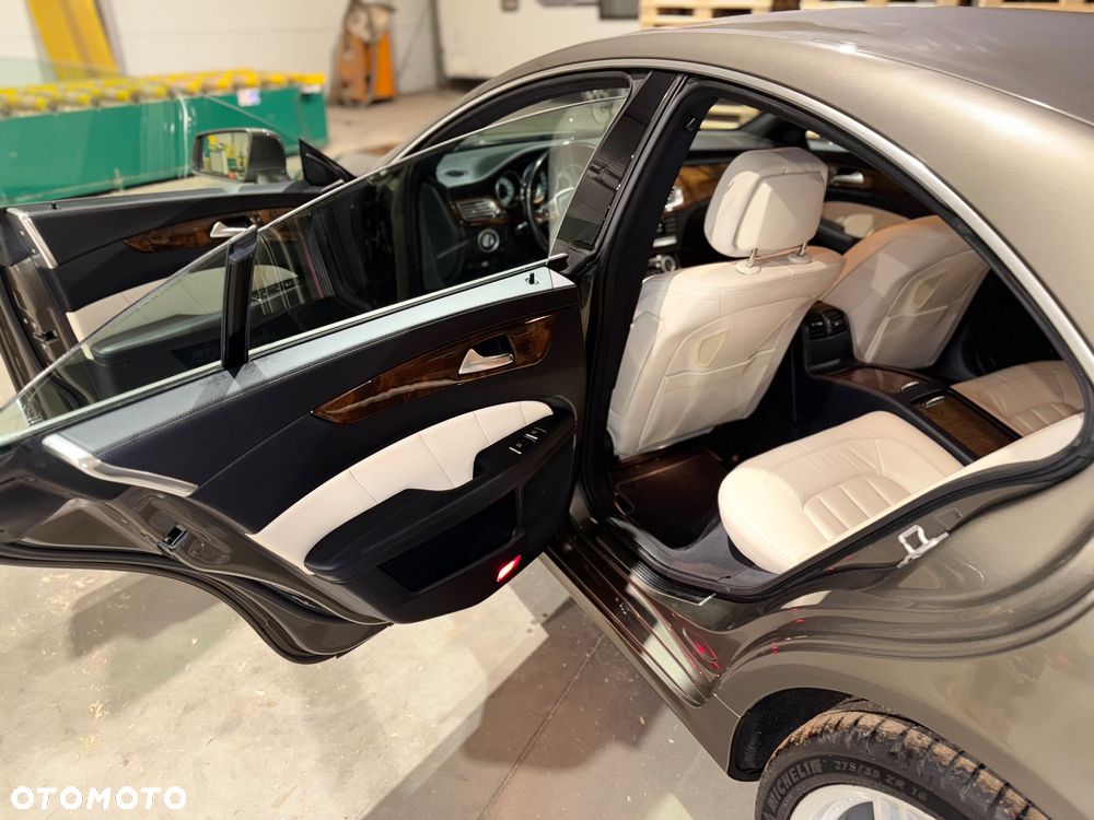 Mercedes-Benz CLS - 14