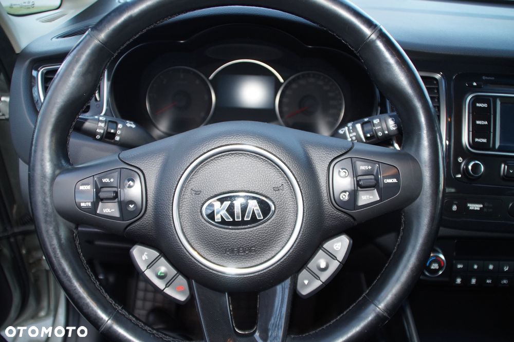 Kia Carens 1.7 CRDi L 7os - 12