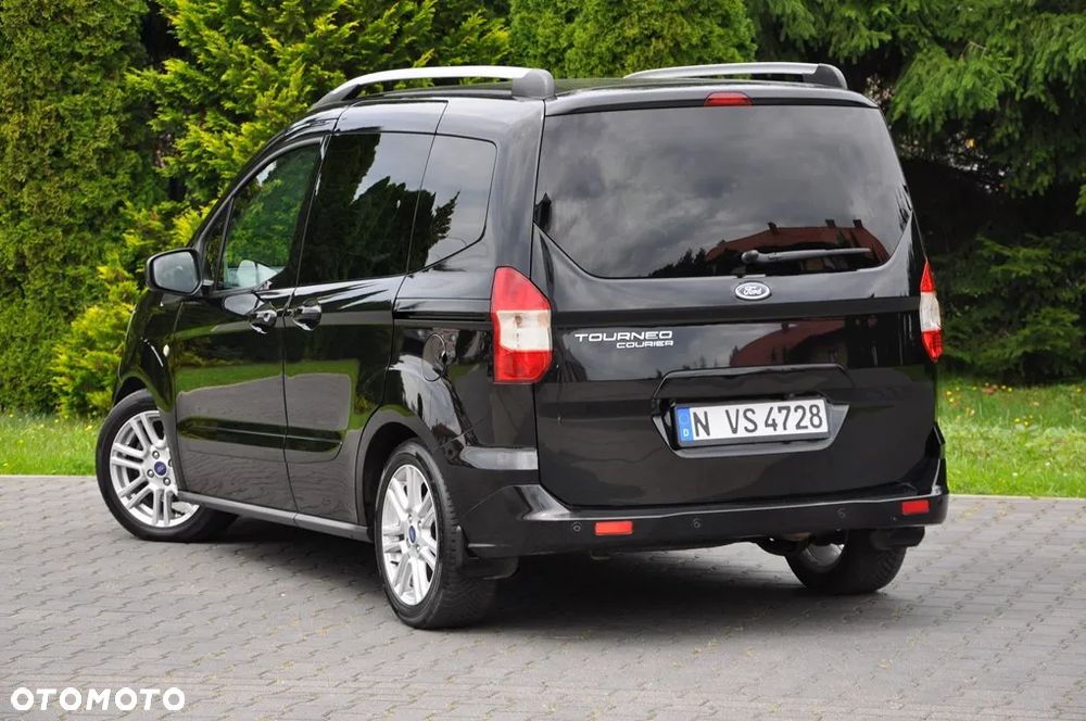 Ford Tourneo Courier 1.5 TDCi Titanium - 16