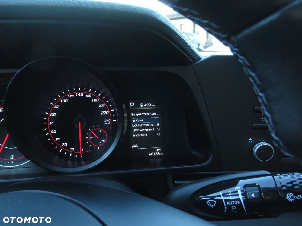 Hyundai Elantra 1.6 Smart CVT - 32