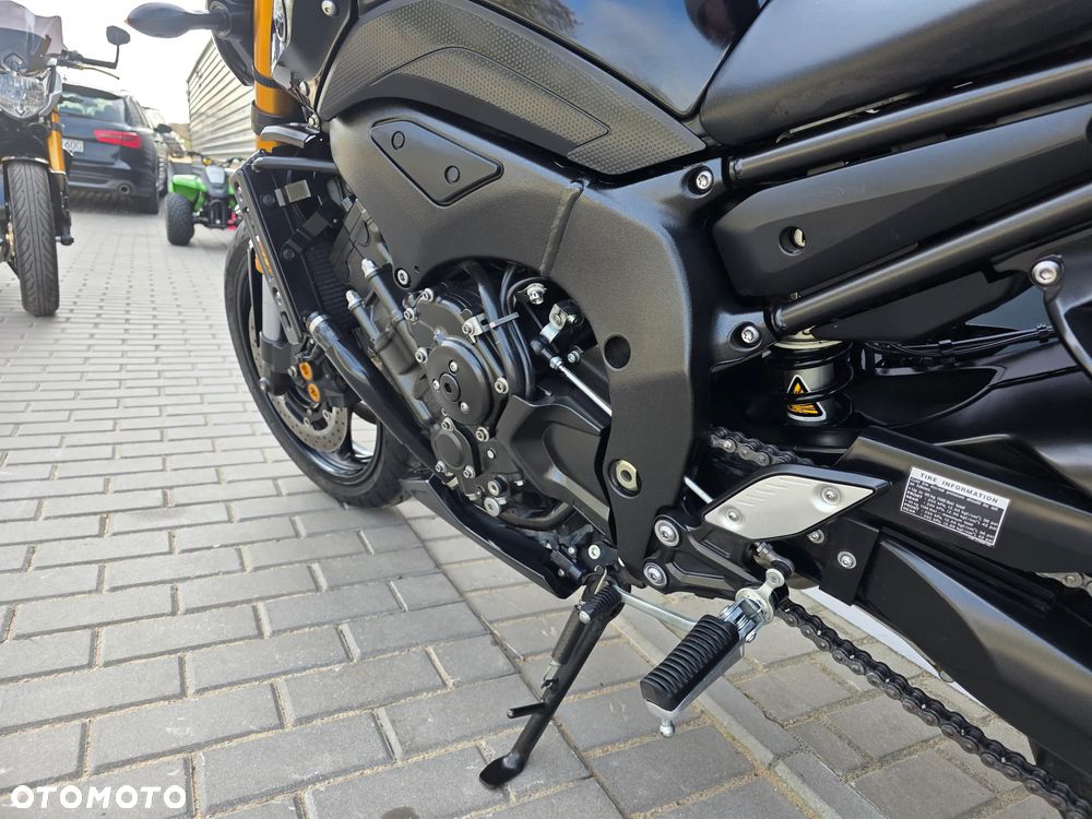 Yamaha FZ8 - 8