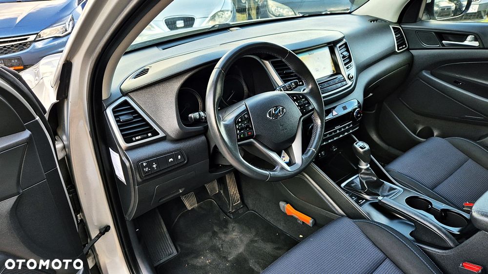 Hyundai Tucson 1.6 GDI BlueDrive GO 2WD - 31