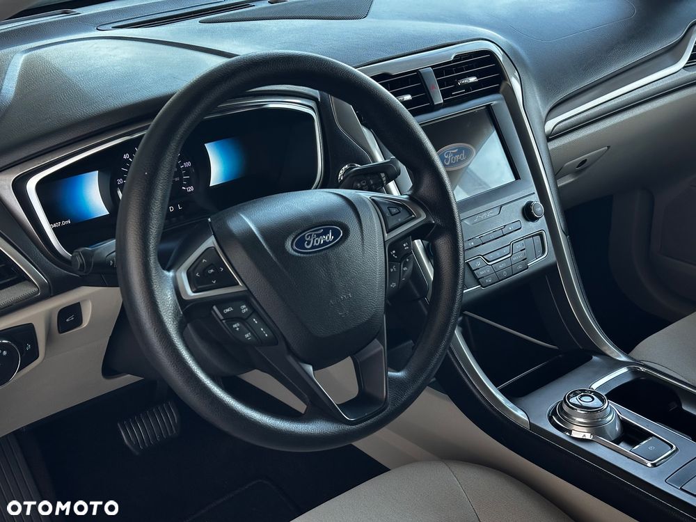 Ford Fusion - 13