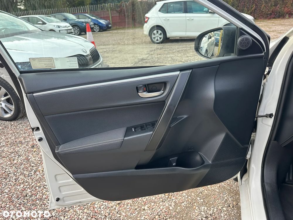 Toyota Corolla - 10