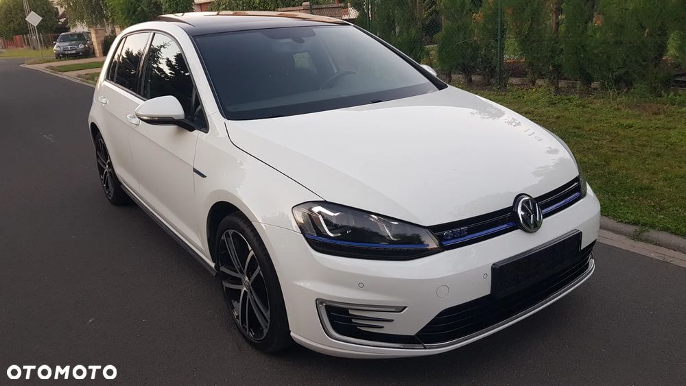 Volkswagen Golf - 8