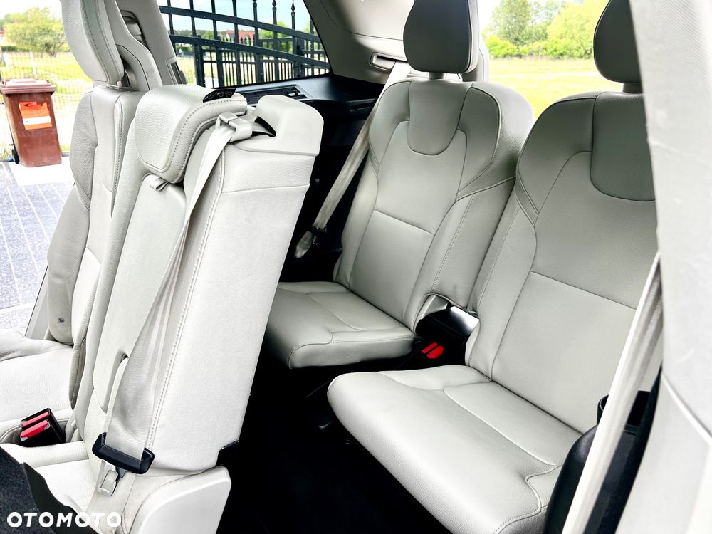 Volvo XC 90 T8 AWD Twin Engine Geartronic Momentum - 11