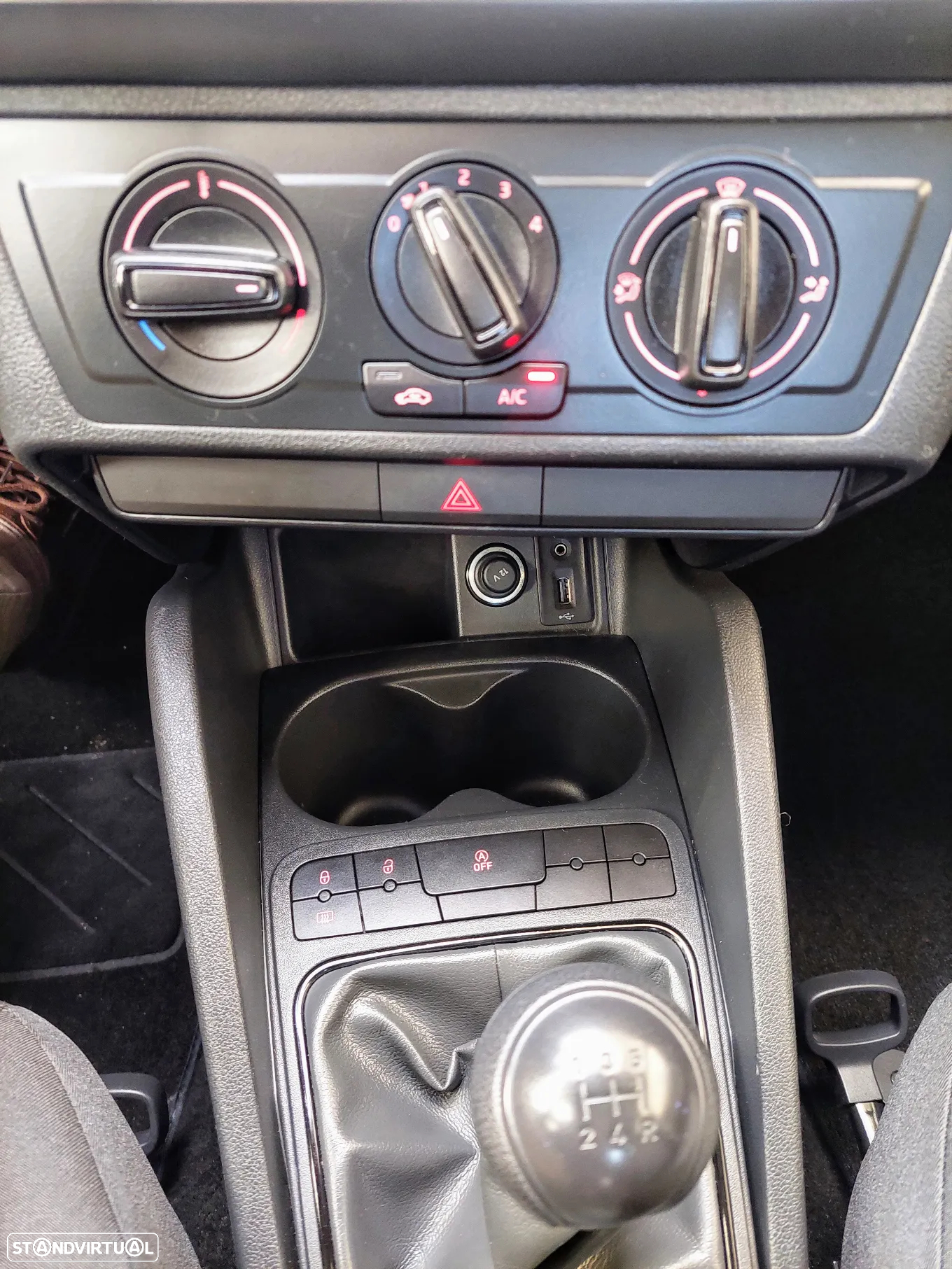 SEAT Ibiza 1.0 Reference - 32