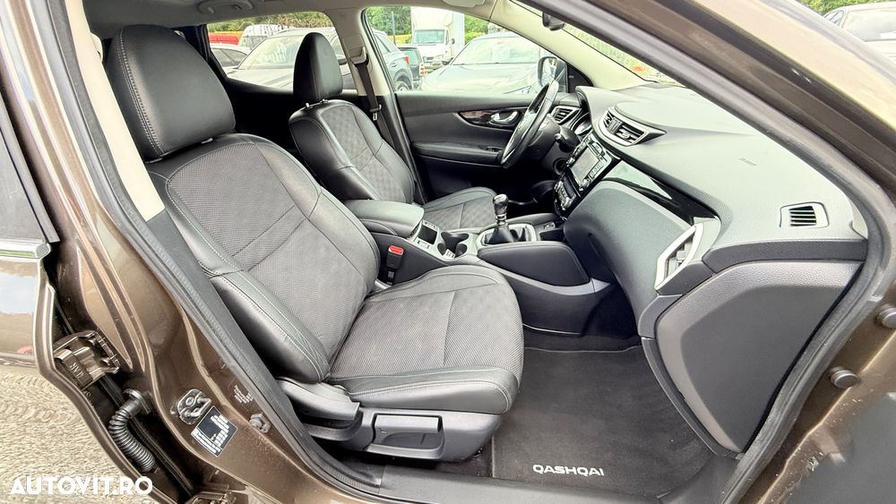 Nissan Qashqai 1.6 DIG-T TEKNA - 36