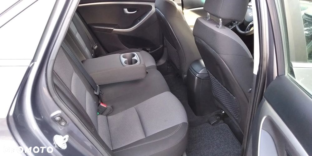 Hyundai i30 blue 1.6 GDI Trend - 23