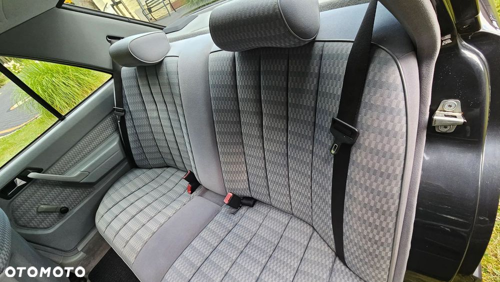 Mercedes-Benz W201 (190) - 9