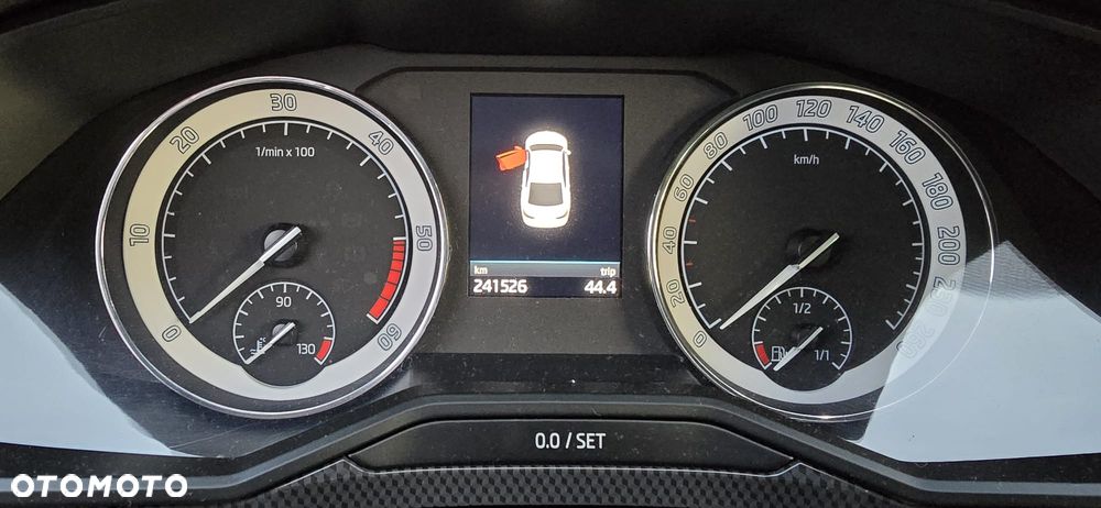 Skoda Superb 2.0 TDI SCR Sportline DSG - 10