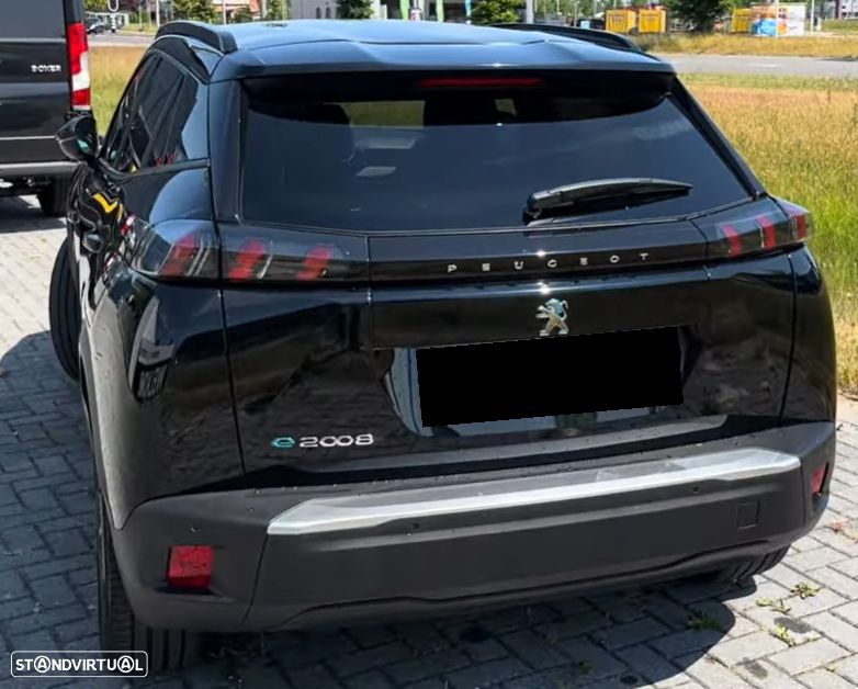 Peugeot e-2008 Allure - 3