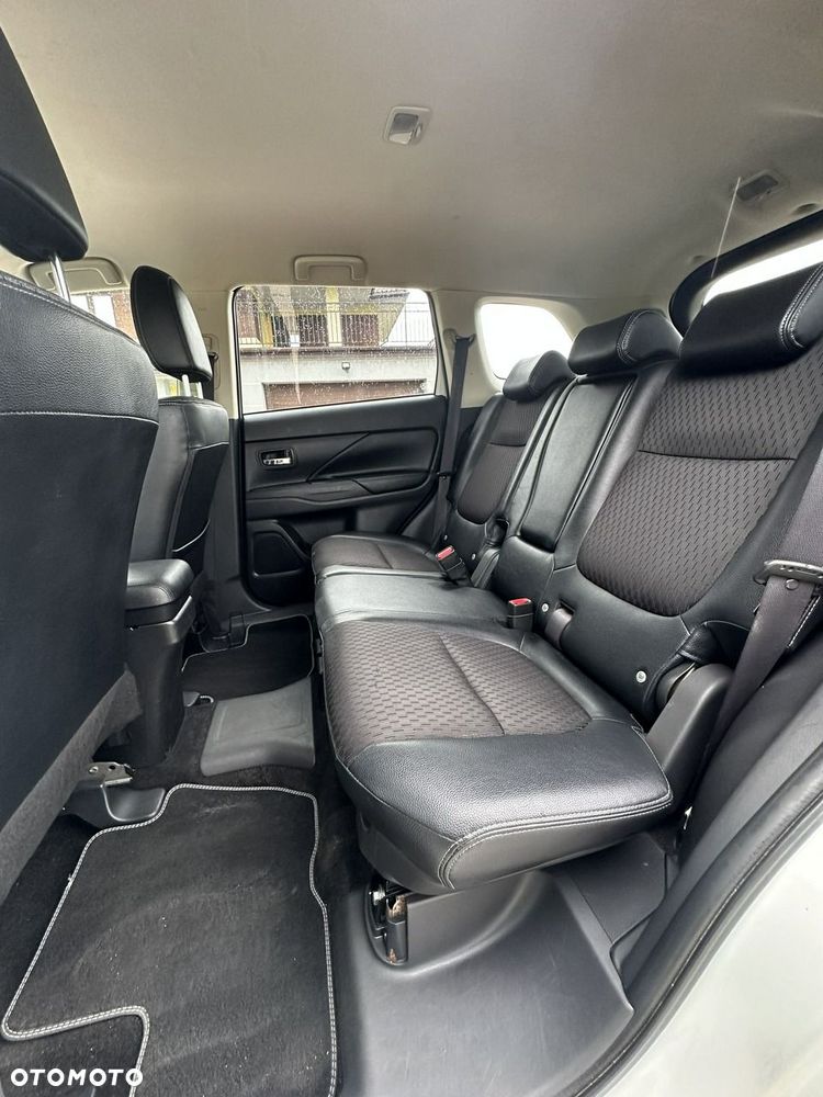 Mitsubishi Outlander - 18