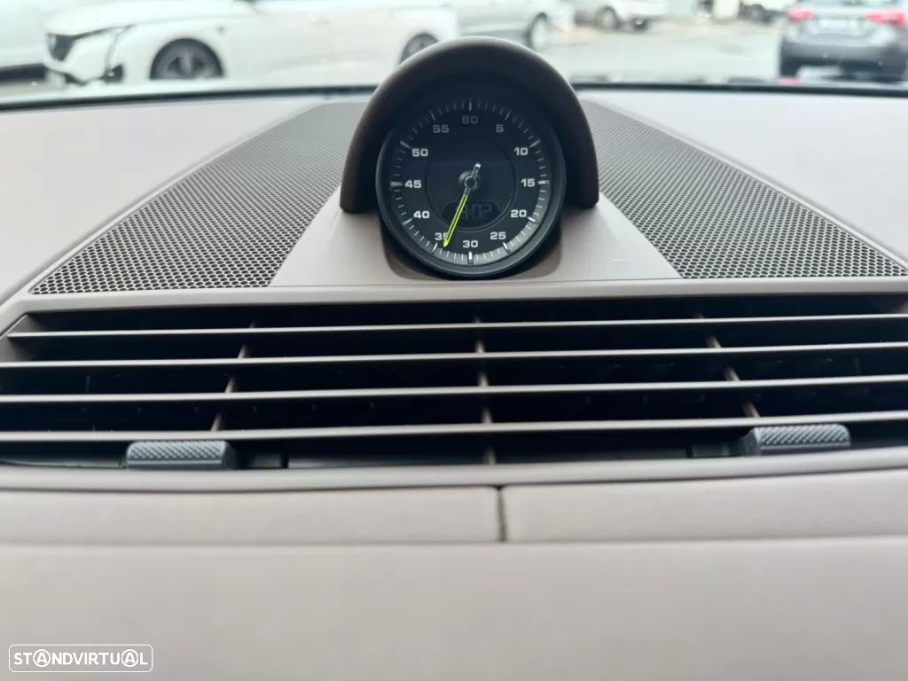 Porsche Panamera Sport Turismo 4 E-Hybrid - 12