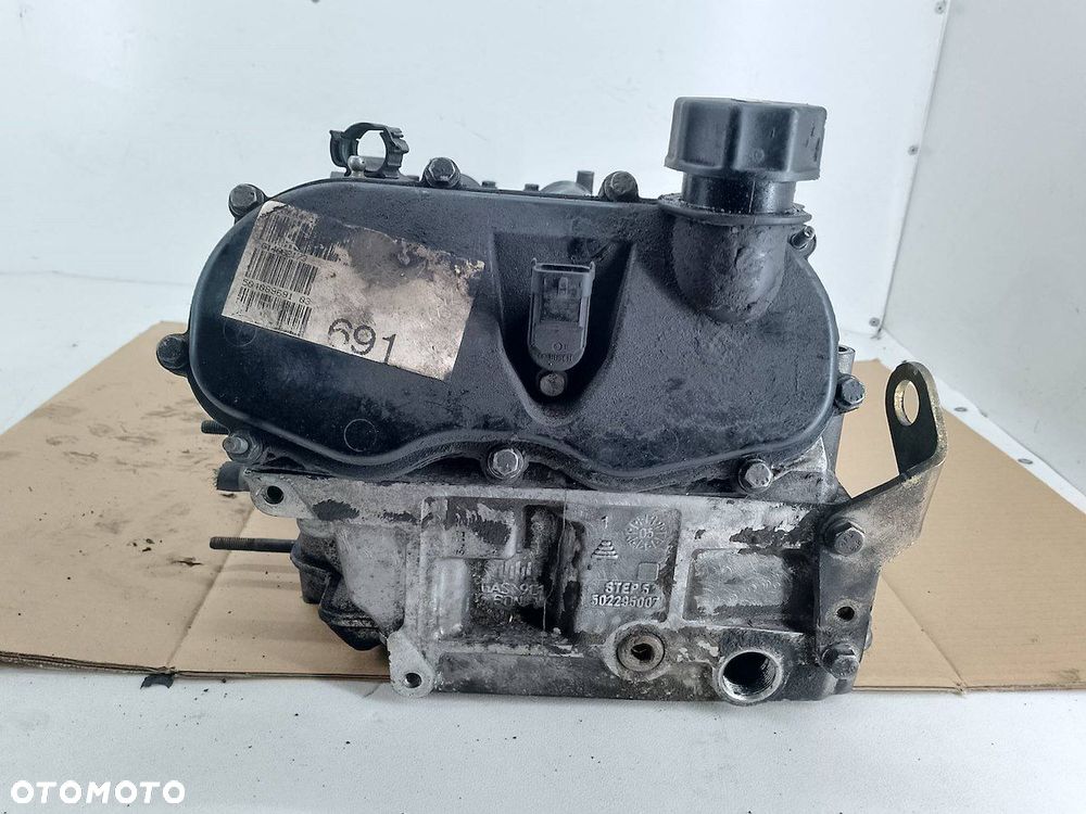 GŁOWICA IVECO DAILY III ( 00-06 ) 502295007  504080228 3.0 16V HPI - 4