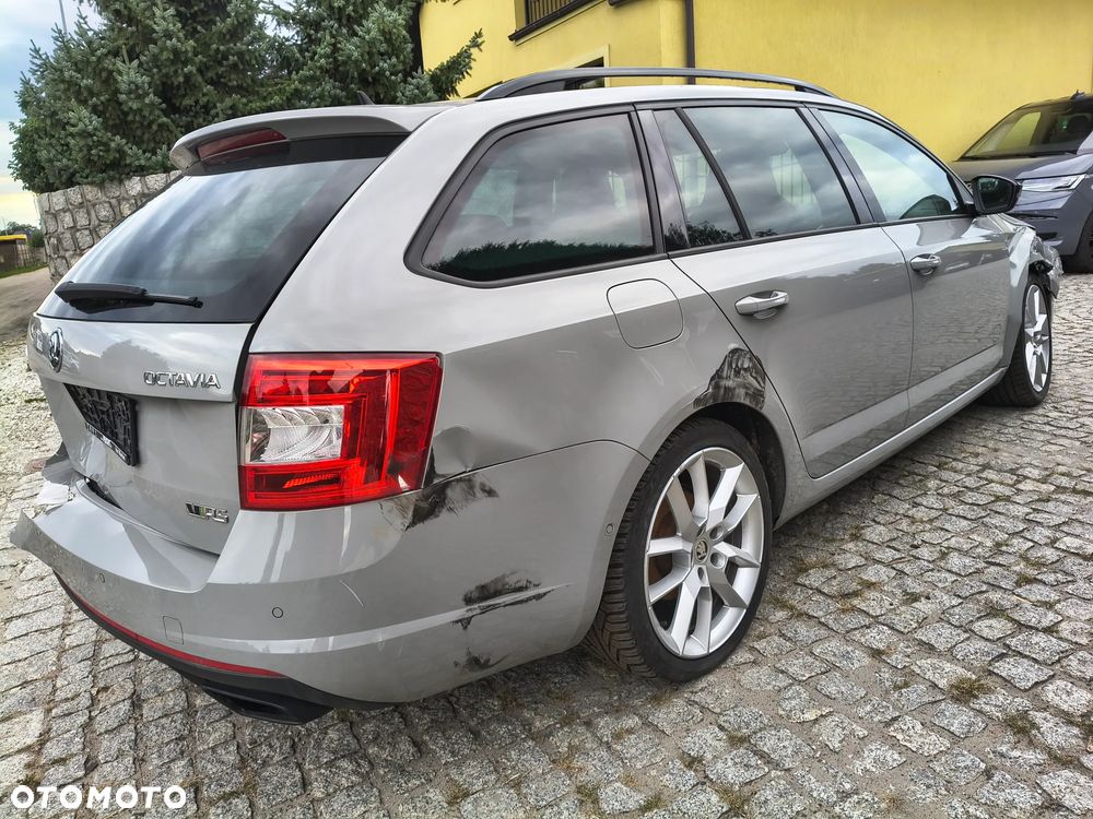 Skoda Octavia 2.0 TSI DSG RS 230 - 35