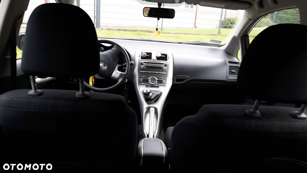 Toyota Auris - 8