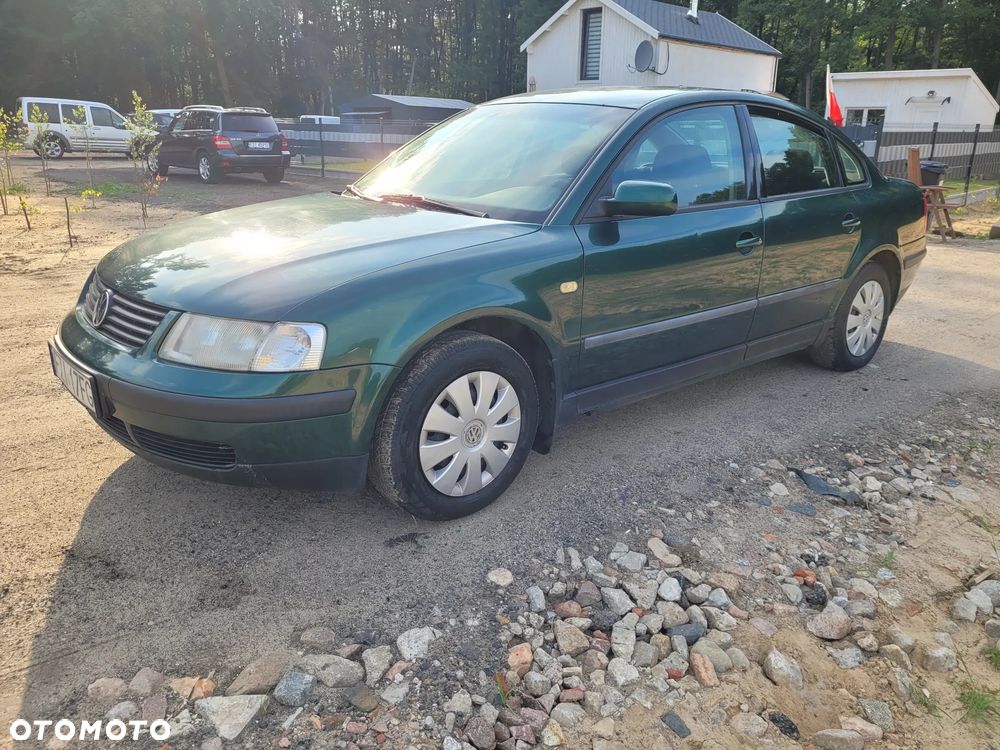 Volkswagen Passat 1.6 Comfortline - 1