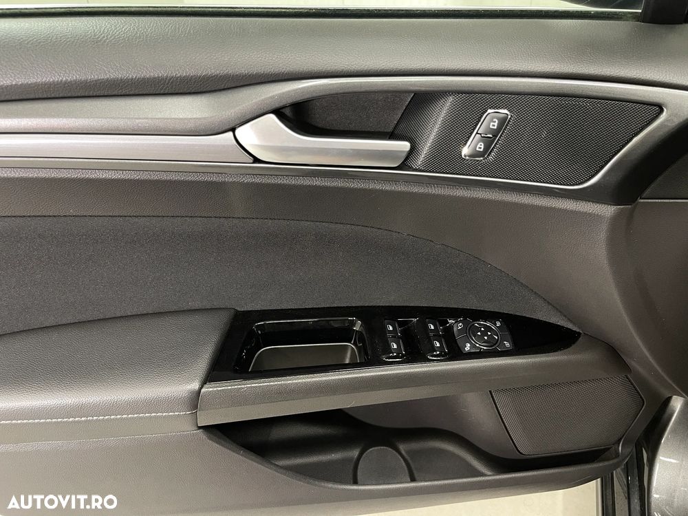 Ford Mondeo 2.0 HEV Titanium - 25