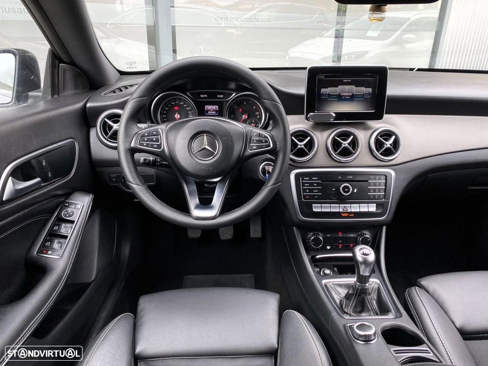 Mercedes-Benz CLA 180 d Shooting Brake Urban - 4
