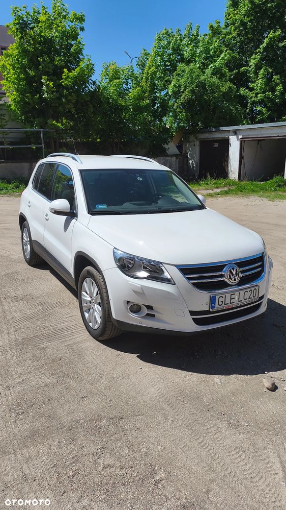 Volkswagen Tiguan - 1