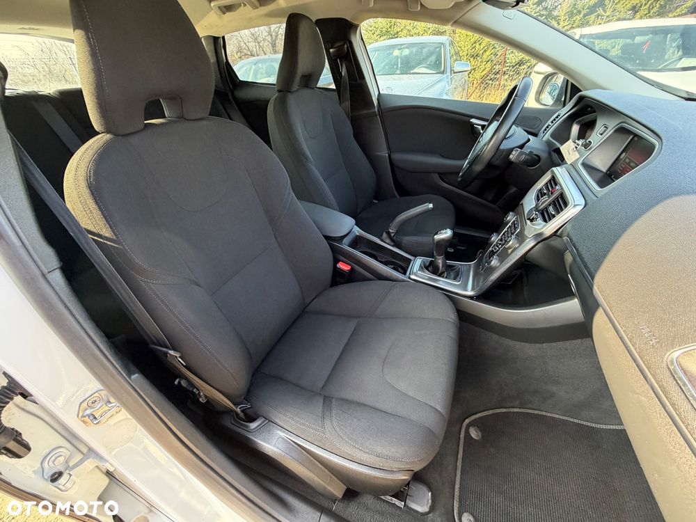 Volvo V40 D2 - 33