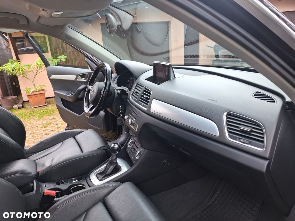 Audi Q3 2012 photo 2