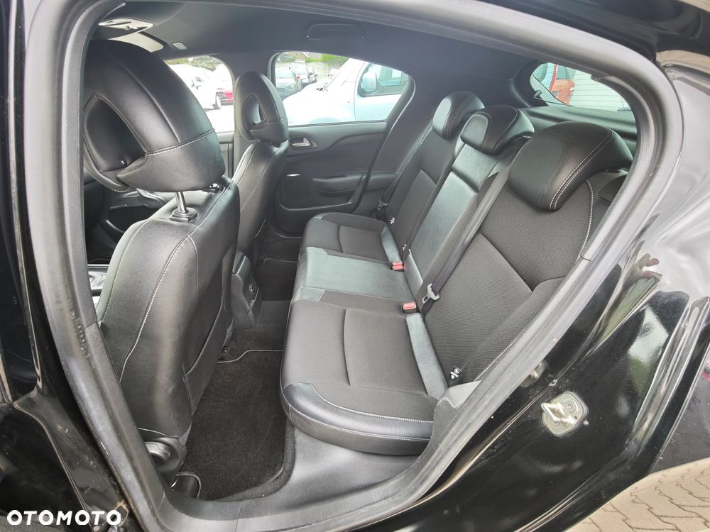 Citroën DS4 e-HDi 110 SoChic - 20