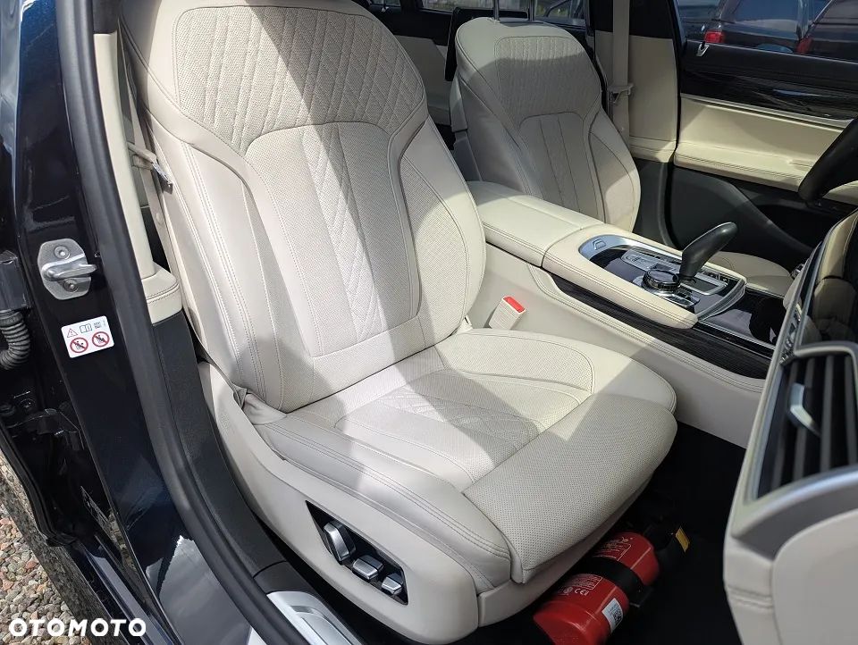 BMW Seria 7 750Ld xDrive - 25