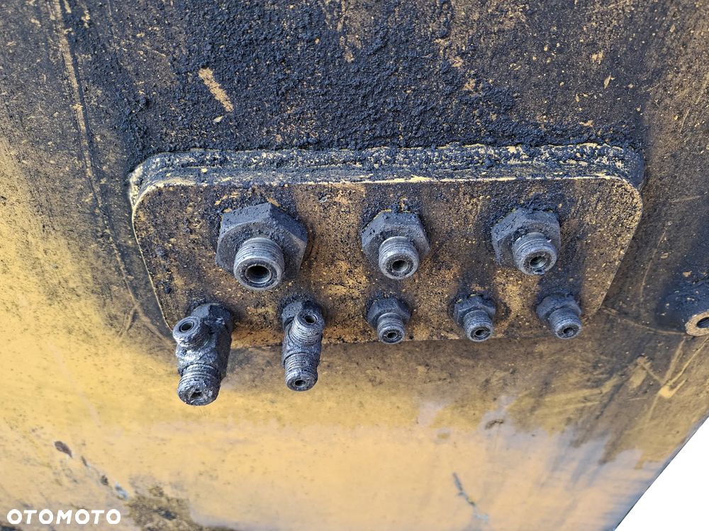 ZBIORNIK HYDRAULIKI OLEJU HYDRAULICZNEGO KOPARKA VOLVO - 3