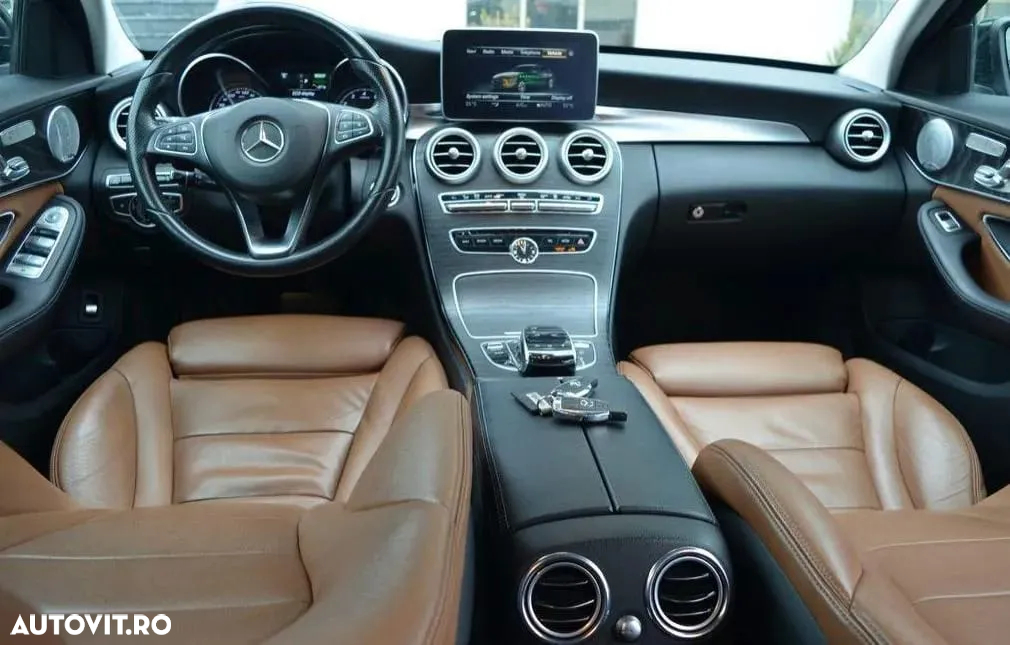Mercedes-Benz C - 12