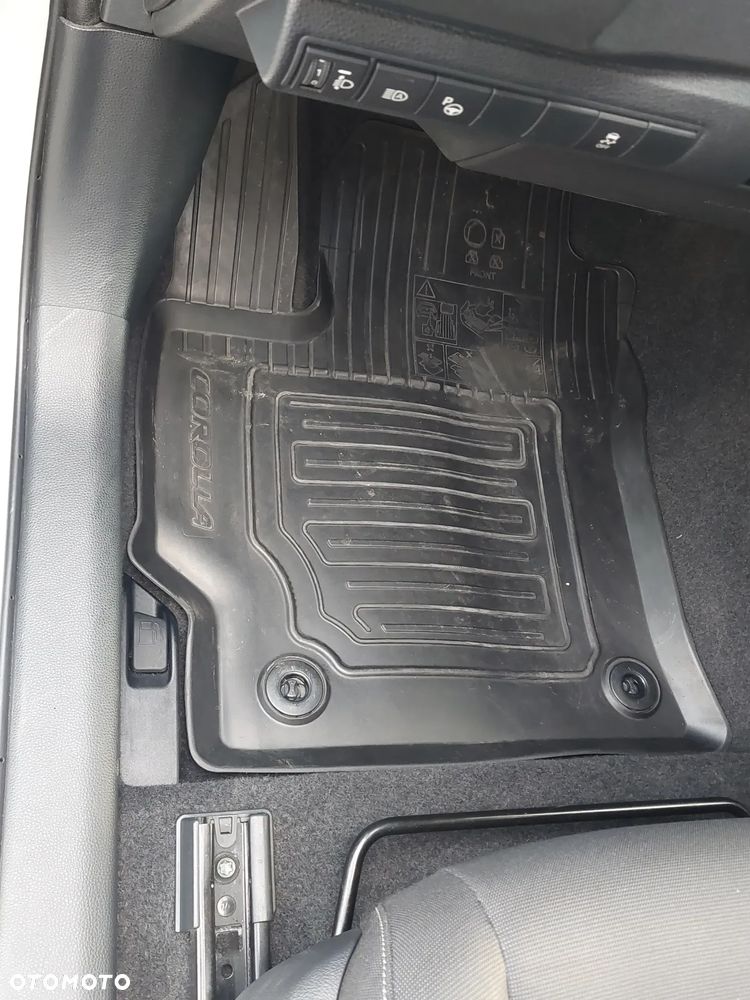 Toyota Corolla 1.8 Hybrid Comfort - 25