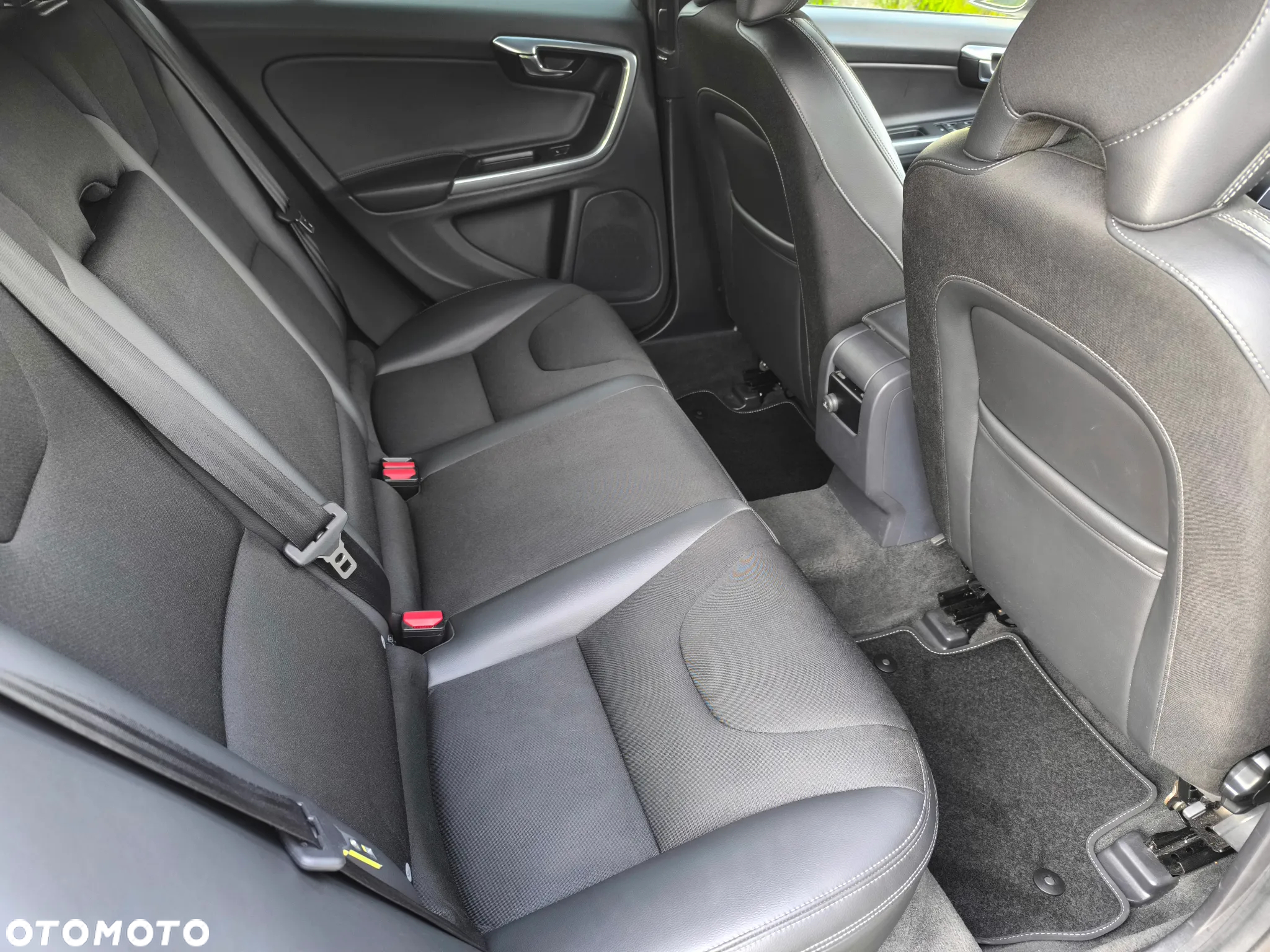 Volvo V60 Cross Country D3 Momentum - 22