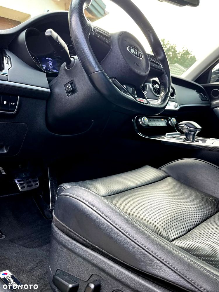 Kia Stinger 3.3 T-GDI AWD GT - 10