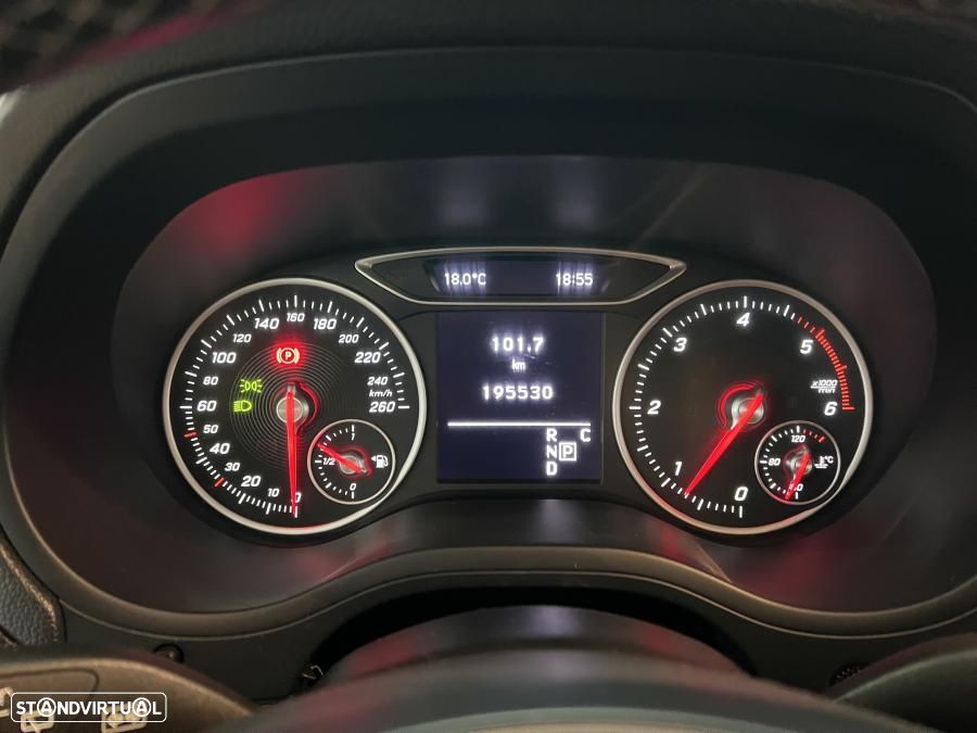 Mercedes-Benz B 220 CDi AMG Line - 14