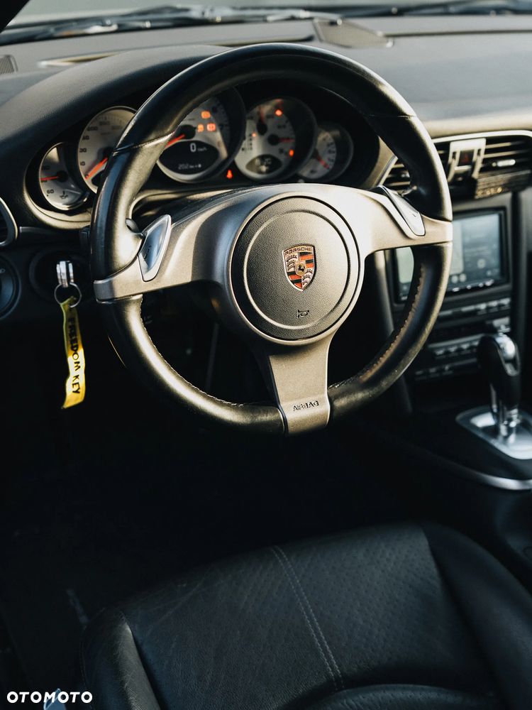 Porsche 911 Carrera S PDK - 11