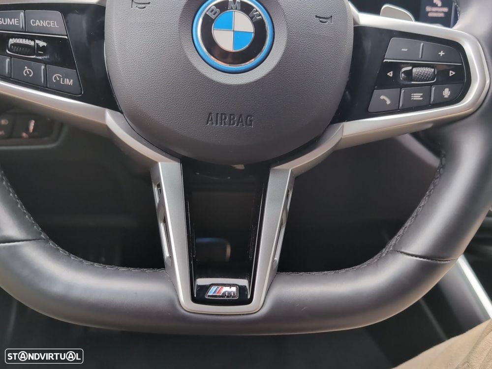 BMW 330 e Pack Desportivo M Auto - 21