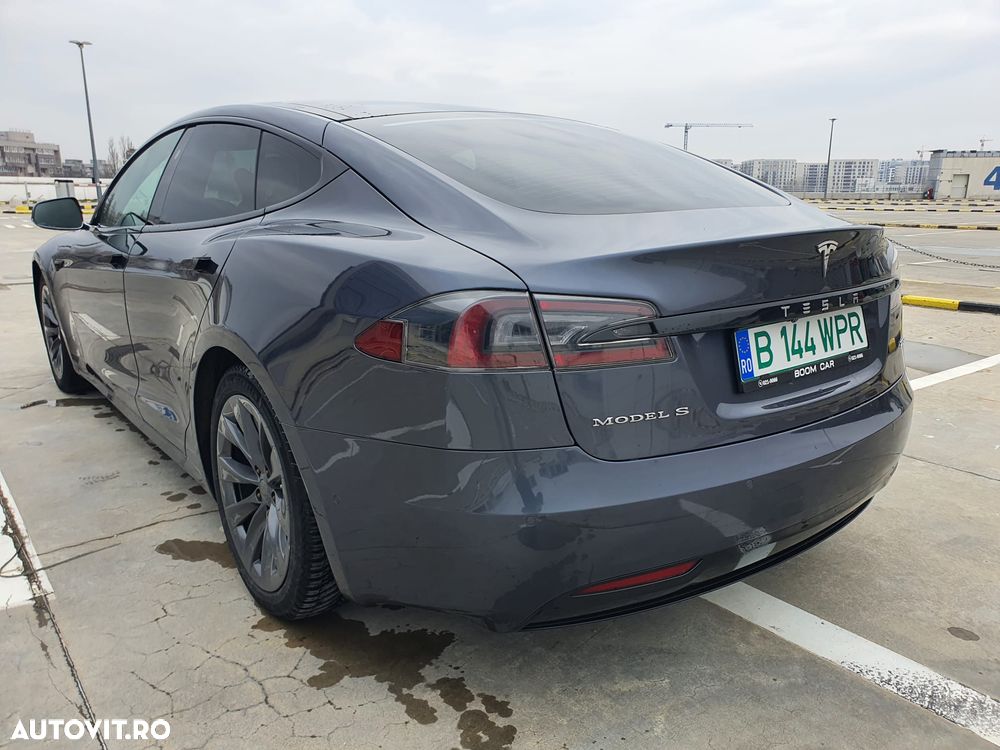Tesla Model S - 11