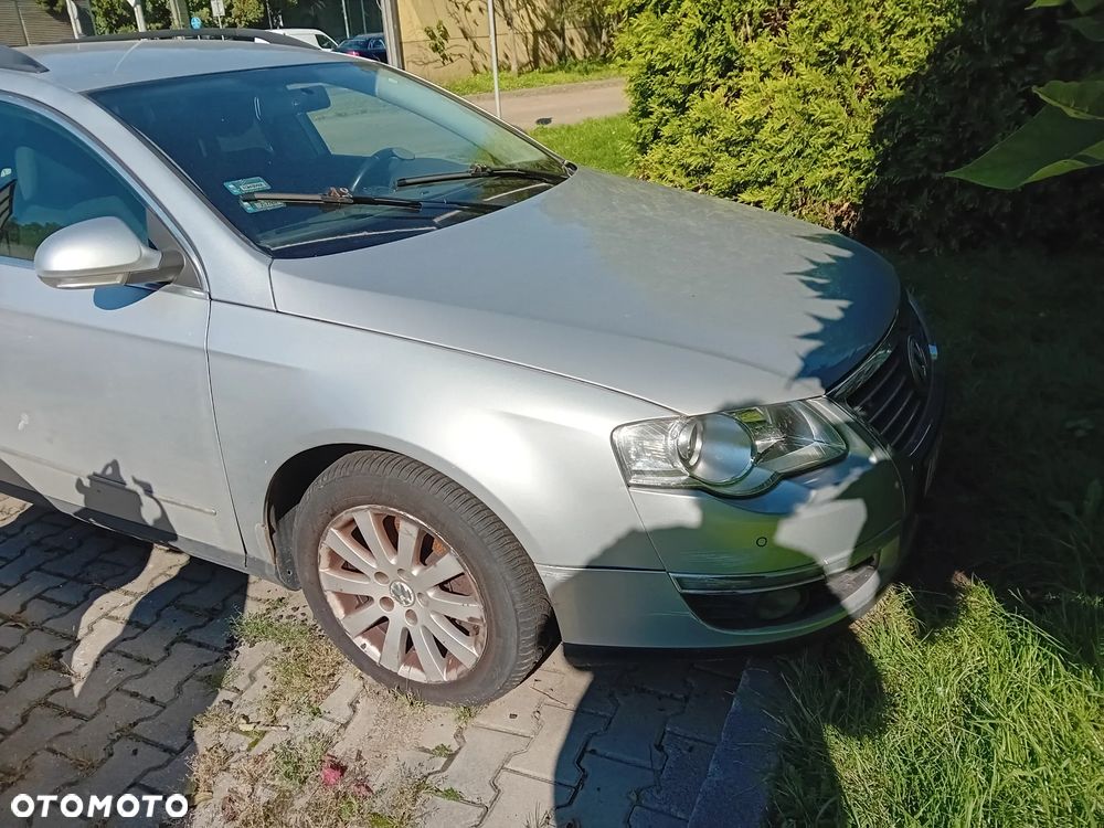 Volkswagen Passat - 1