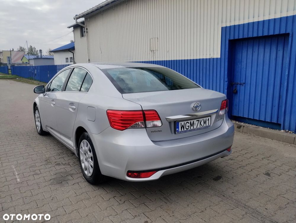 Toyota Avensis 2.0 D-4D Sol - 11