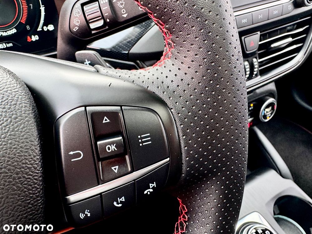 Ford Focus 1.5 EcoBoost STart-Stopp-System ST-LINE - 38