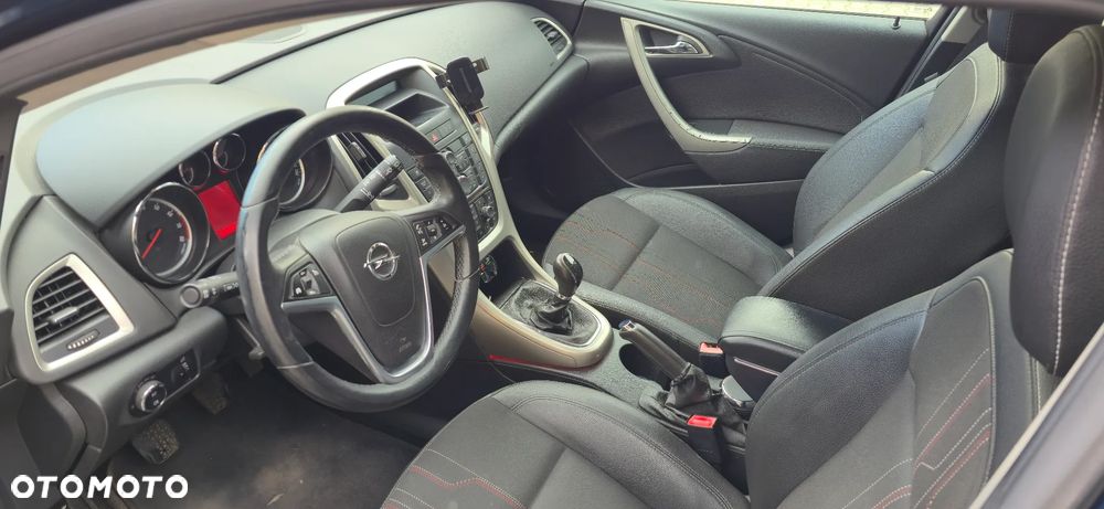 Opel Astra 2012 photo 5