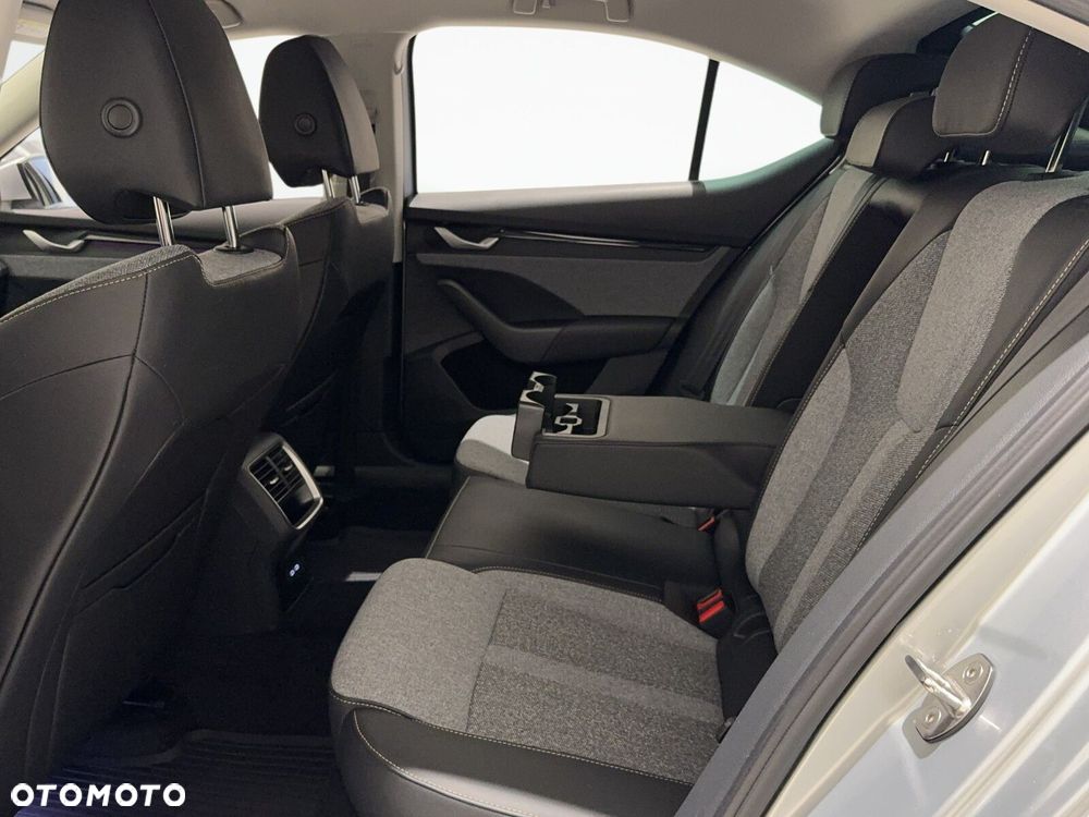 Skoda Octavia 2.0 TDI Selection DSG - 13