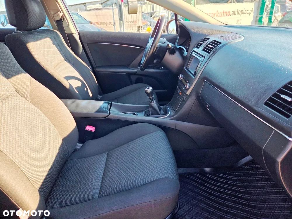 Toyota Avensis 2.2 D-4D Prestige NAVI - 29