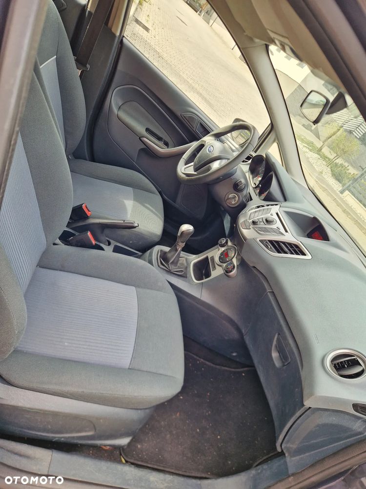 Ford Fiesta - 6