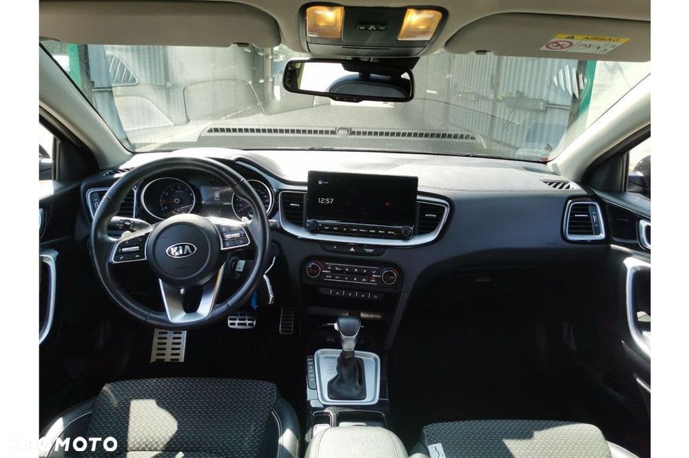 Kia Ceed - 7