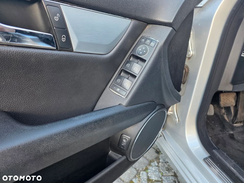 Mercedes-Benz Klasa C 200 7G-TRONIC Avantgarde Edition - 18